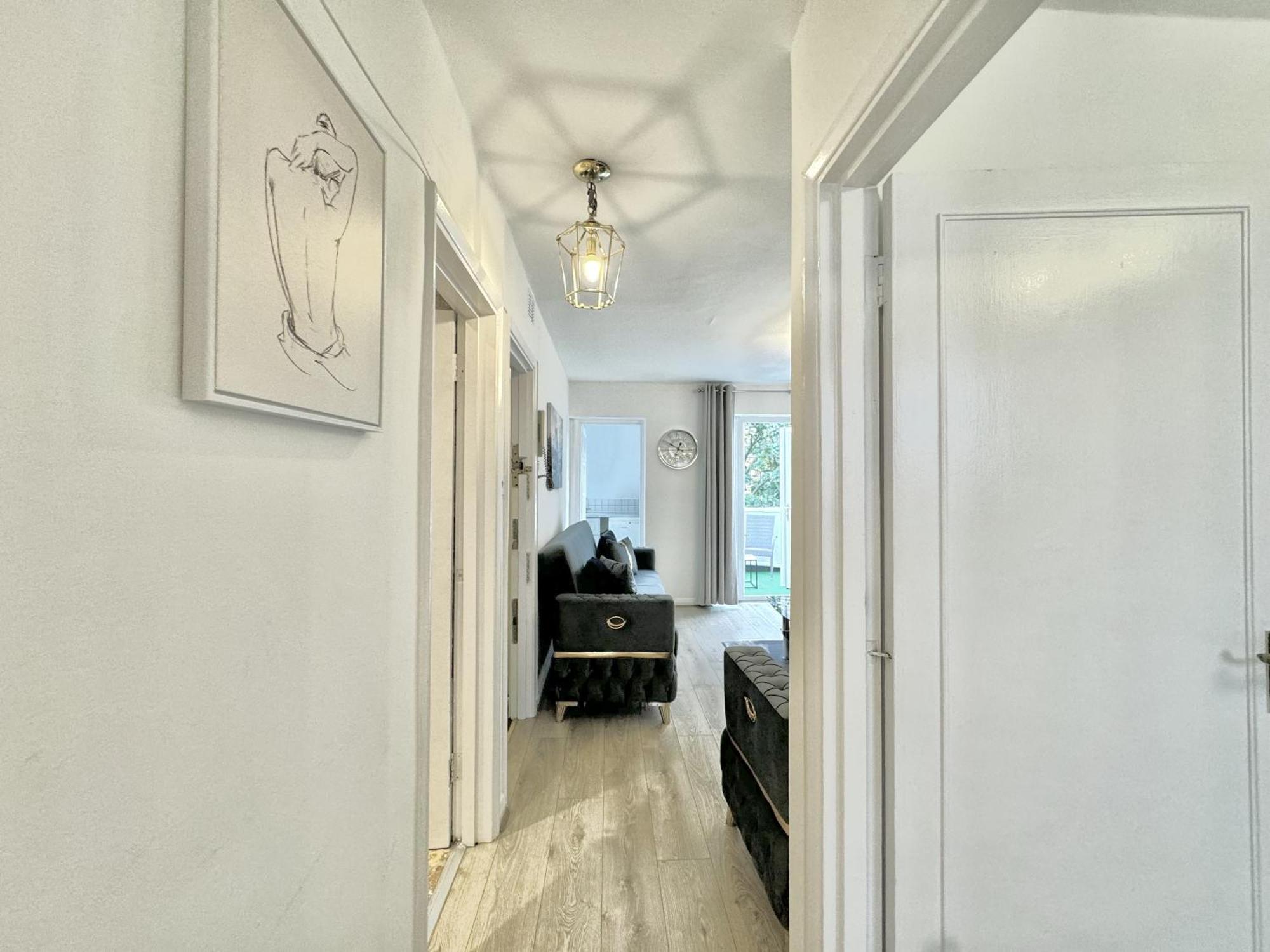 Newly Renovated Kensington 2 Bedroom Apartment With Balcony Near Harrods Sleeps 6, 2 Min Walk From Station Londres Extérieur photo