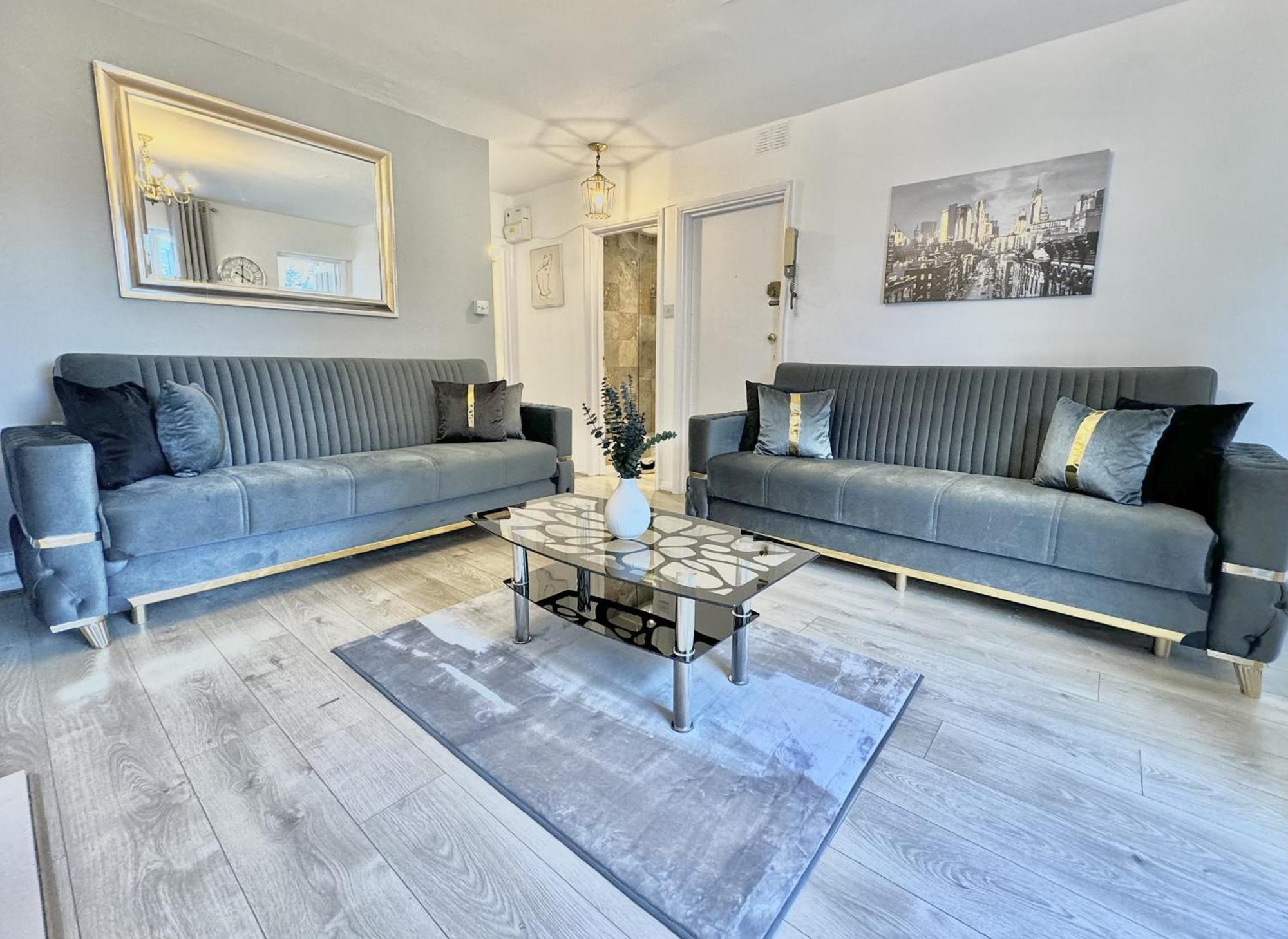 Newly Renovated Kensington 2 Bedroom Apartment With Balcony Near Harrods Sleeps 6, 2 Min Walk From Station Londres Extérieur photo