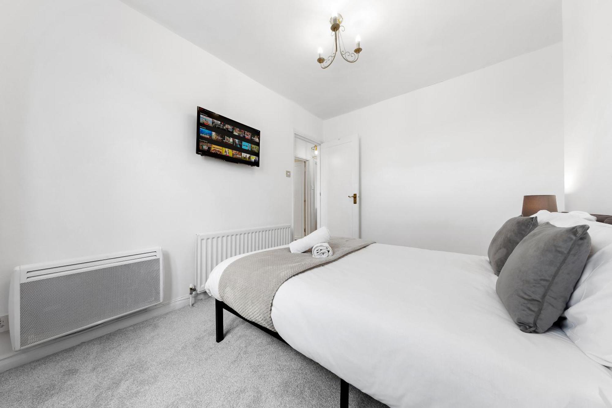Newly Renovated Kensington 2 Bedroom Apartment With Balcony Near Harrods Sleeps 6, 2 Min Walk From Station Londres Extérieur photo