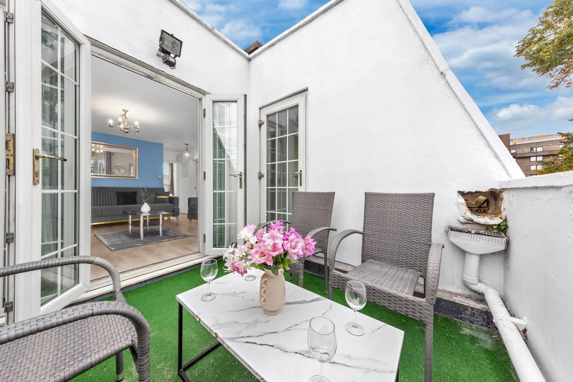 Newly Renovated Kensington 2 Bedroom Apartment With Balcony Near Harrods Sleeps 6, 2 Min Walk From Station Londres Extérieur photo