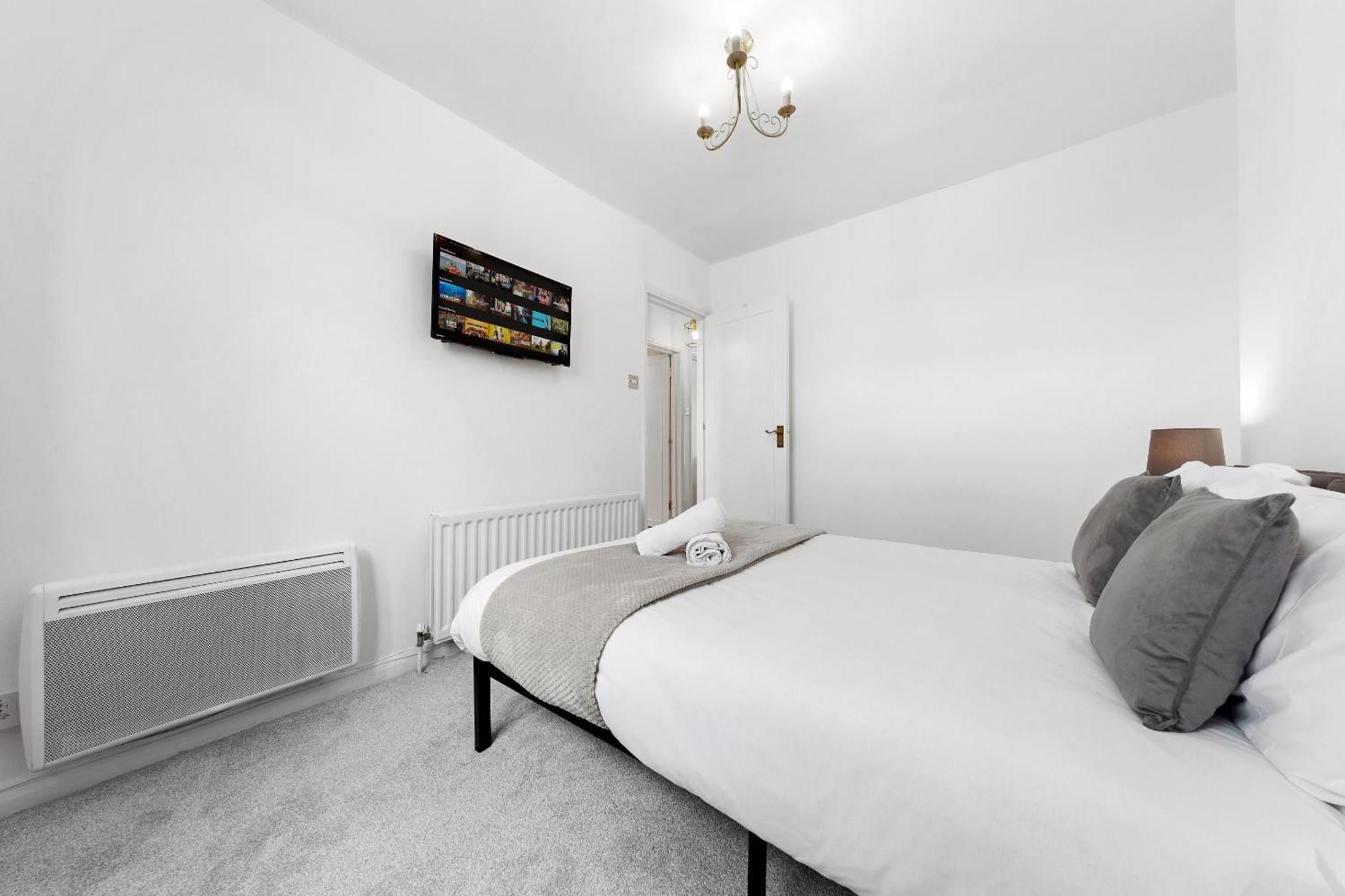 Newly Renovated Kensington 2 Bedroom Apartment With Balcony Near Harrods Sleeps 6, 2 Min Walk From Station Londres Extérieur photo