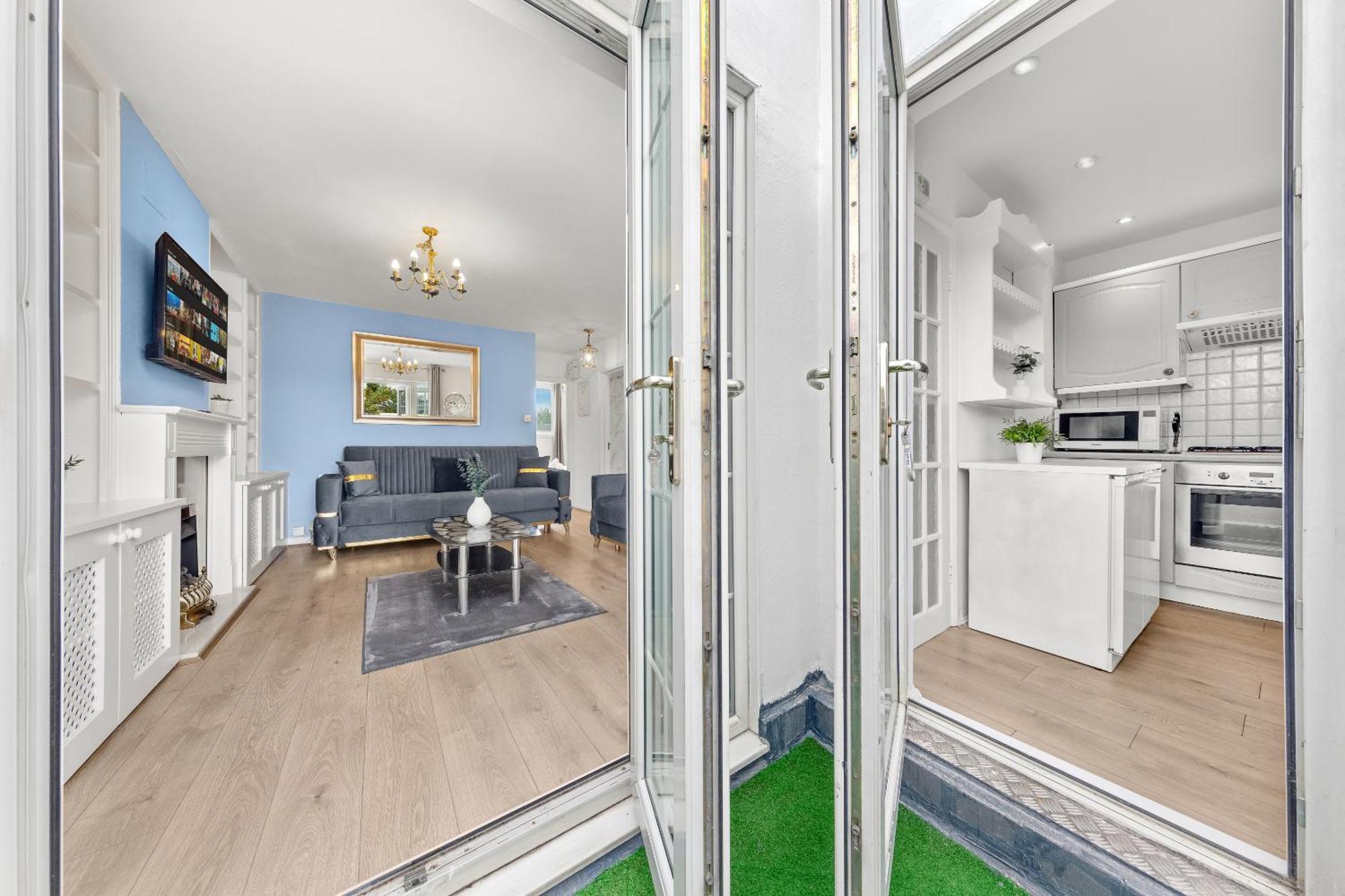 Newly Renovated Kensington 2 Bedroom Apartment With Balcony Near Harrods Sleeps 6, 2 Min Walk From Station Londres Extérieur photo